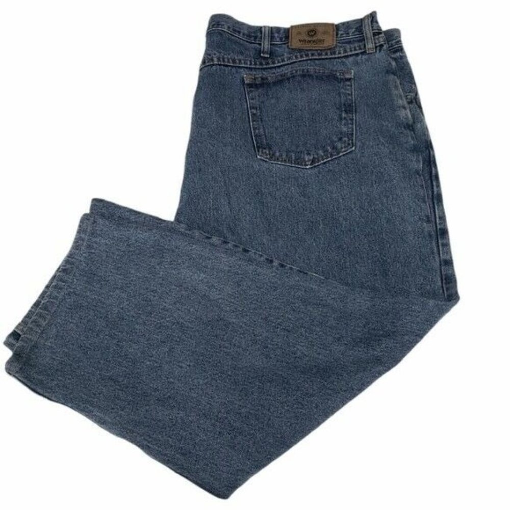 Wrangler Relaxed Fit Blue Jeans Men's 48x30 Straight Leg Medium Wash Denim